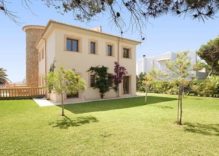 VERKAUFT! Neubau-Villa in 2. Meereslinie mit Pool und Meerblick in Cala D’or, Mallorca. VERKAUFT!