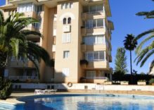 VERKAUFT! Wohnung im EG mit Terrasse, Poolblick und Südlage in Sa Coma, Mallorca. VERKAUFT!