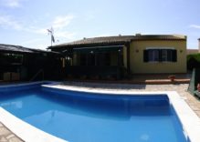 VERKAUFT! Poolvilla in ruhiger Sackgassenlage mit Fußbodenheizung. VERKAUFT!