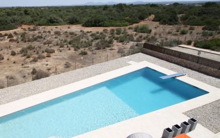 Pool und Ausblick von der Dachterrasse