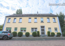 VERKAUFT — 4-Familienhaus mit 5 Garagen und 1600 m² Grundstück in OB-Buschhausen zu verkaufen. — VERKAUFT