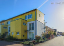 VERKAUFT! – FAMILIENDOMIZIL IN BOTTROP! Reiheneckhaus aus 2001 mit Carport und Stellplatz zu verkaufen! – VERKAUFT!