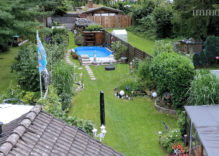 VERKAUFT! — EIGENE OASE IM EIGEN! Schöne Doppelhaushälfte mit großem Grundstück, Carport & Pool! — VERKAUFT!