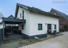 BEENDET! – NEUWERTIGES EINFAMILIENHAUS! KFW 40-Plus Haus mit Garage & Carport in guter Lage zu verkaufen! – BEENDET!