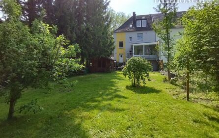 Rückansicht mit Garten